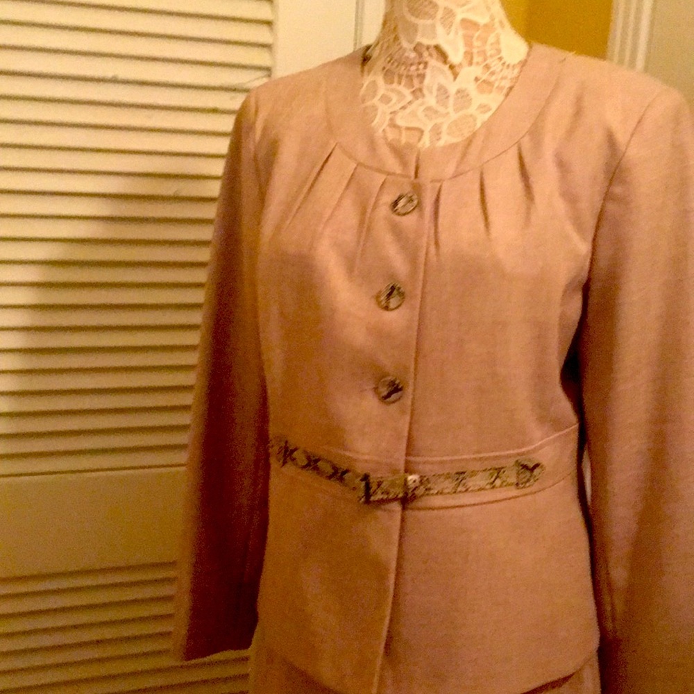 Isabella Suit